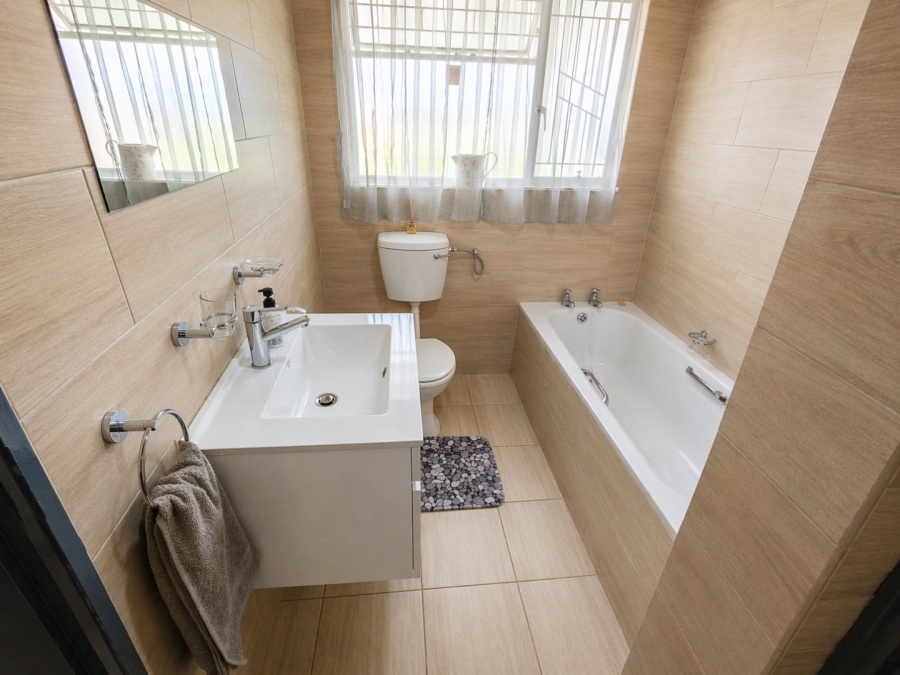 3 Bedroom Property for Sale in Langenhovenpark Free State